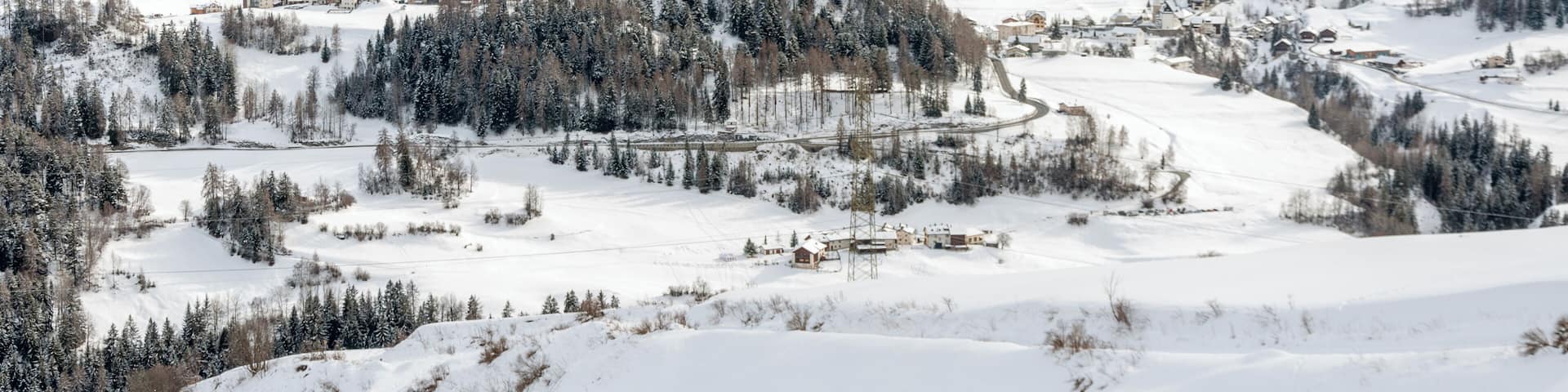 Switzerland, Graubünden, Tarasp in winter