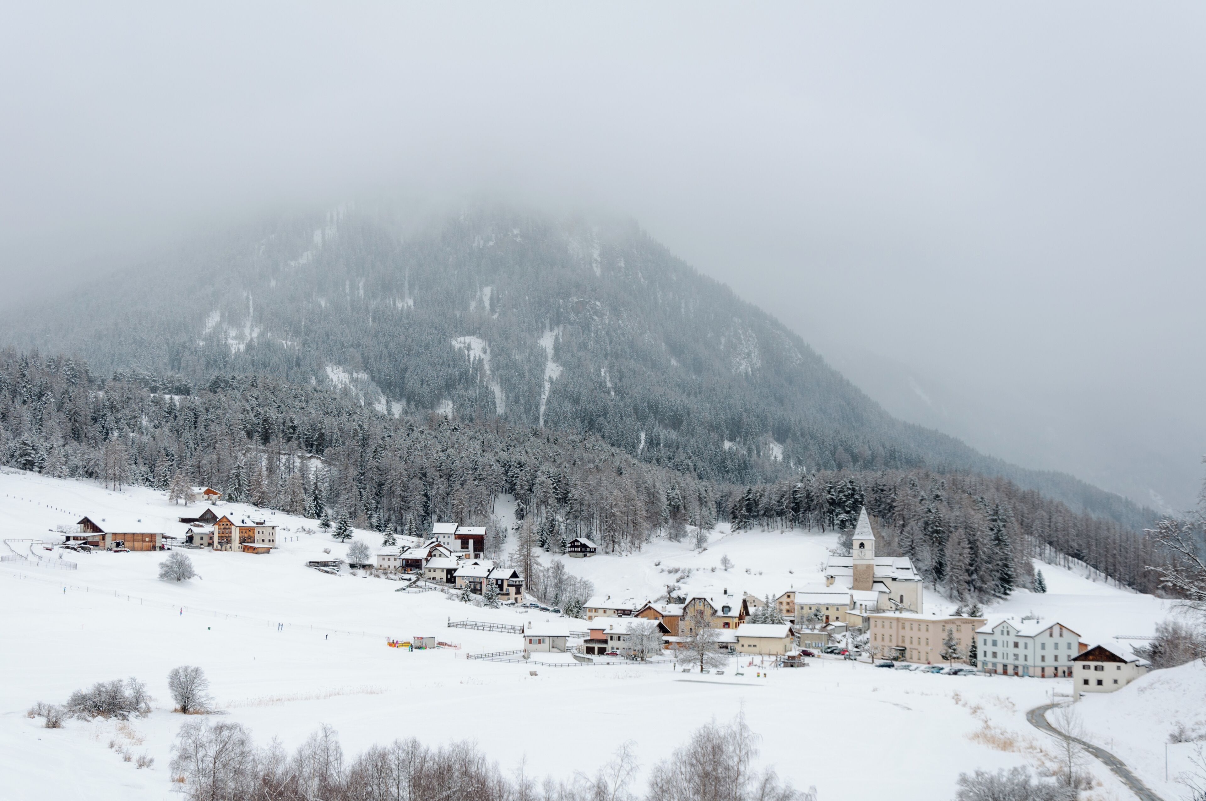 Switzerland, Graubünden, Tarasp in winter