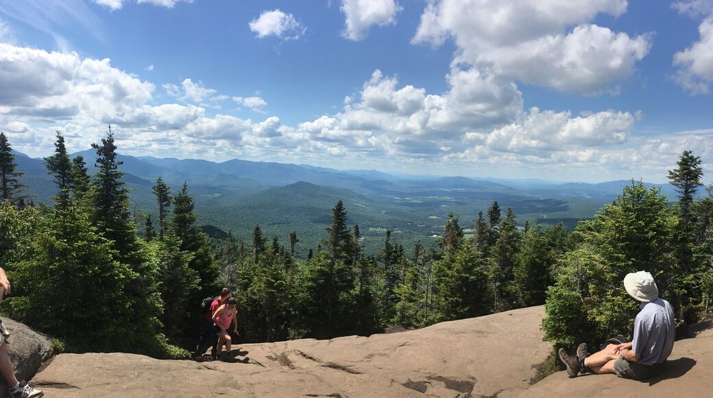 Adirondack park,NY
Great place for beautiful track!
Cascade mountain and Porter peaks!
#TakeAHike