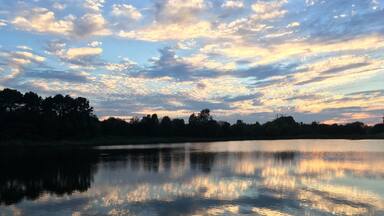Another shot of lake Louemma. Such a beautiful sight! I couldn't let it pass. This place is a little local "pond" used mainly for finishing.