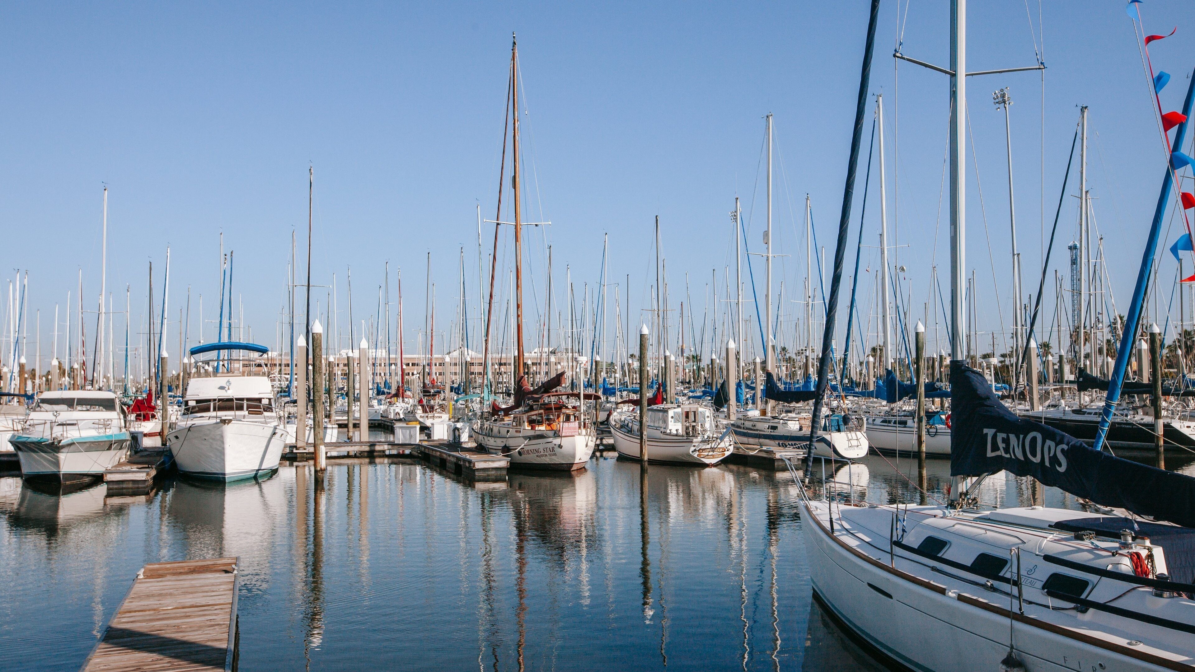 Kemah showing a bay or harbor