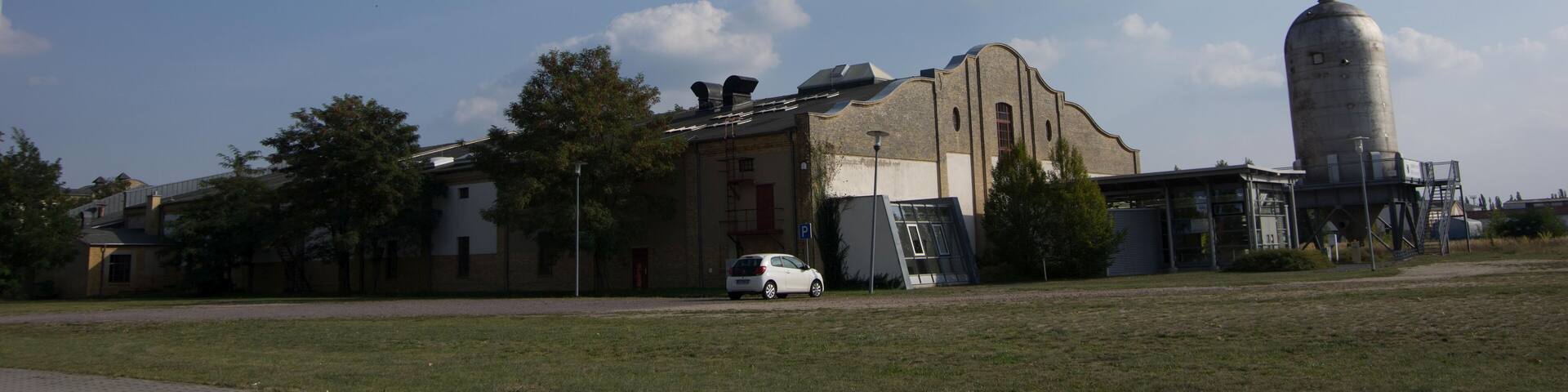 Bitterfeld-Wolfen in Sachsen-Anhalt. Das GebĂ€ude auf dem Bild ist denkmalsgeschĂŒtzt.