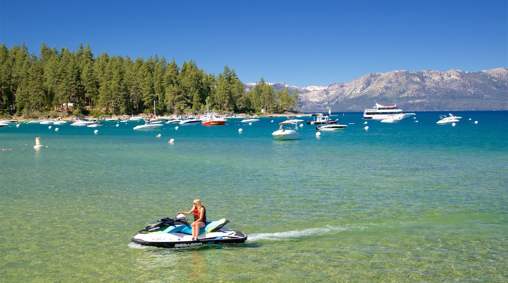 Zephyr Cove mit einem allgemeine Küstenansicht, Jetskifahren und Bucht oder Hafen