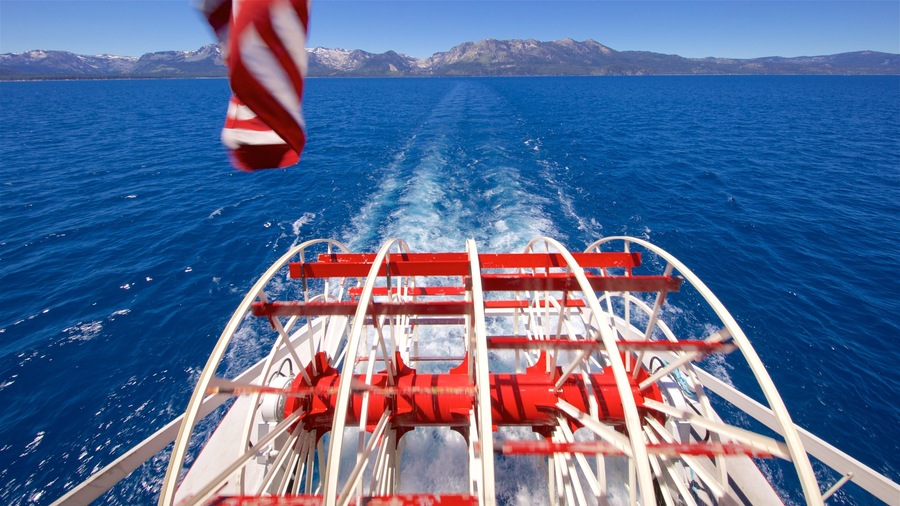 Zephyr Cove som inkluderar kustutsikter och båtkörning