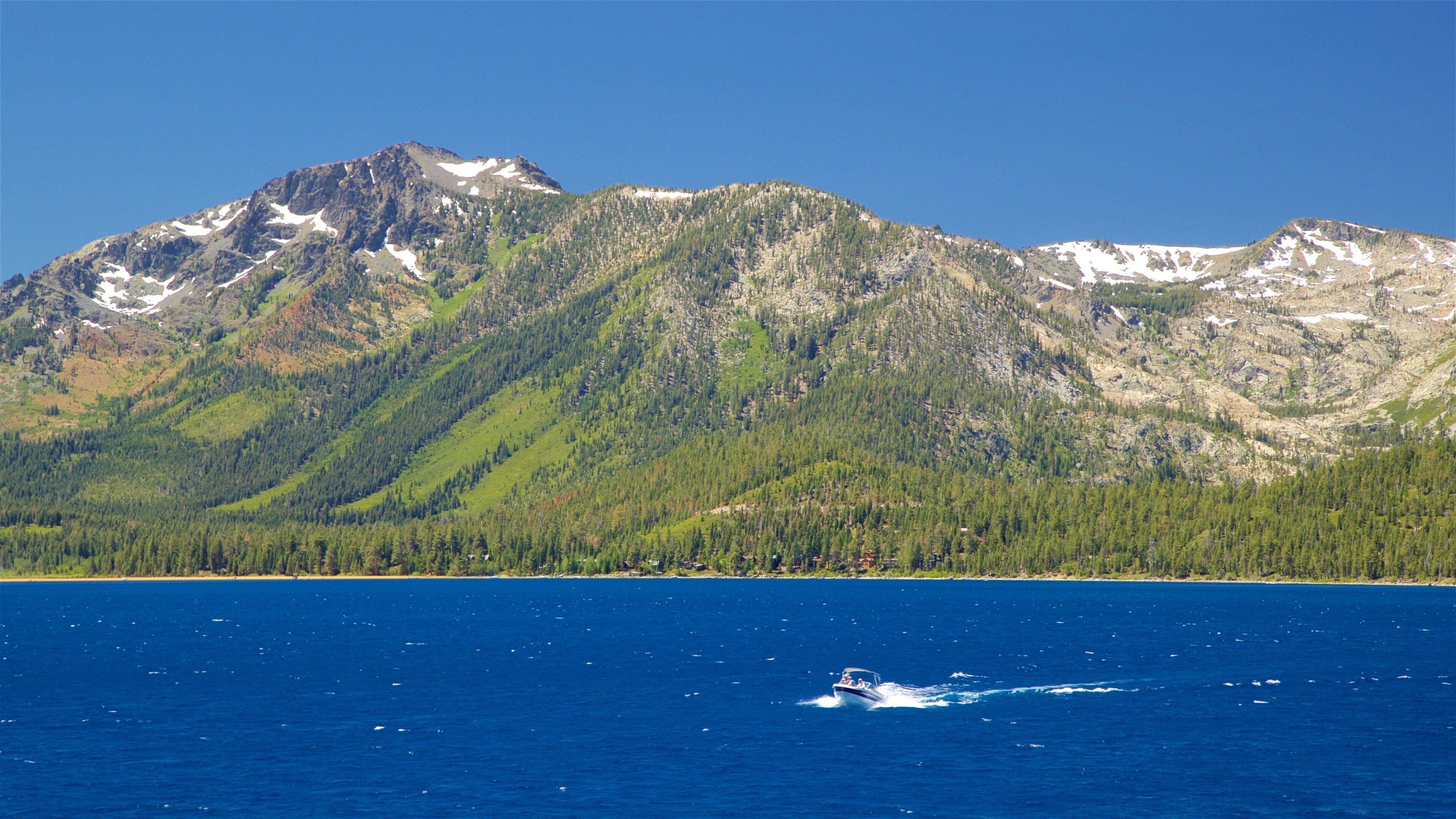 Zephyr Cove presenterar stillsam natur, kustutsikter och båtkörning