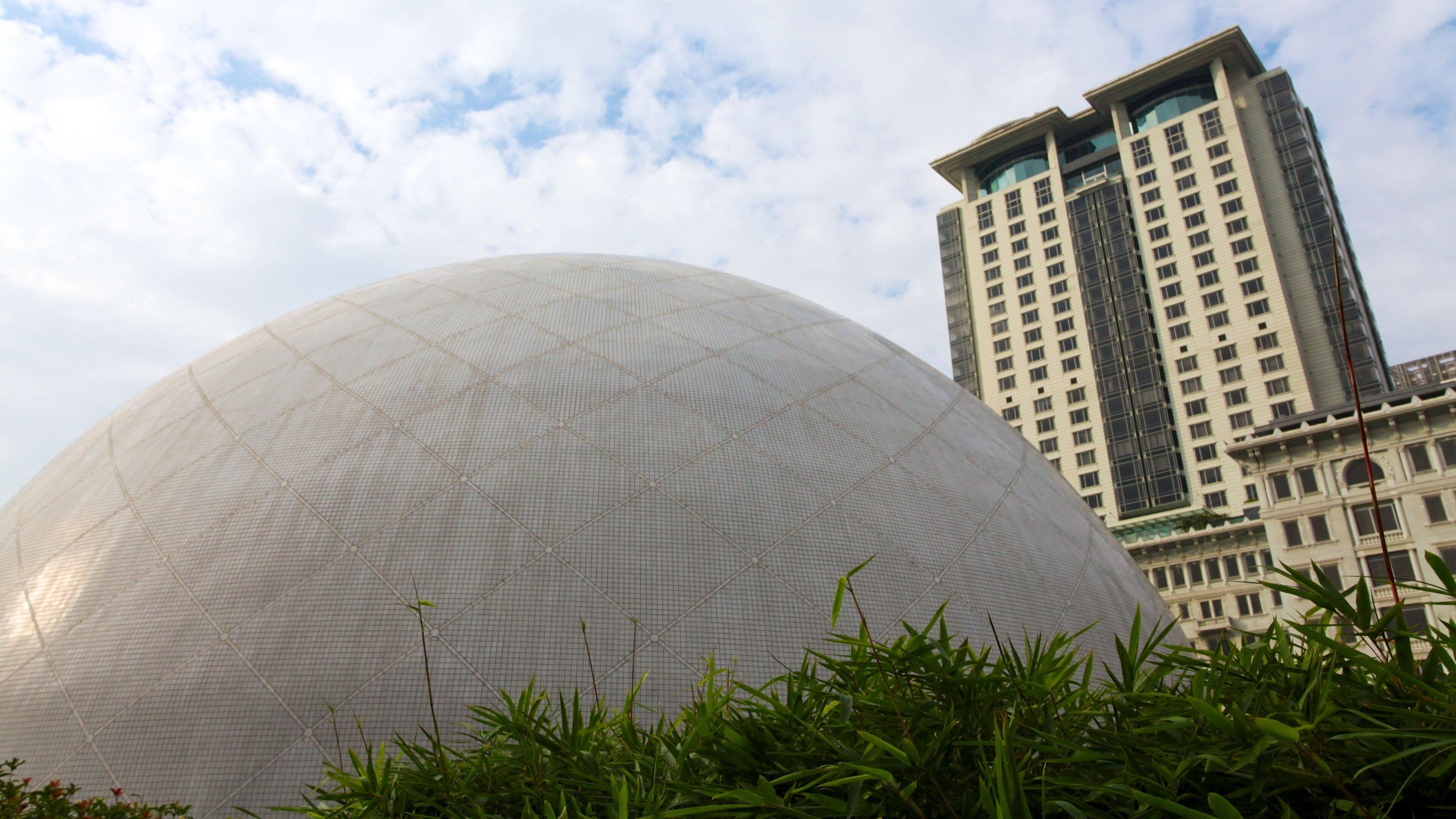 Tsim Sha Tsui showing modern architecture