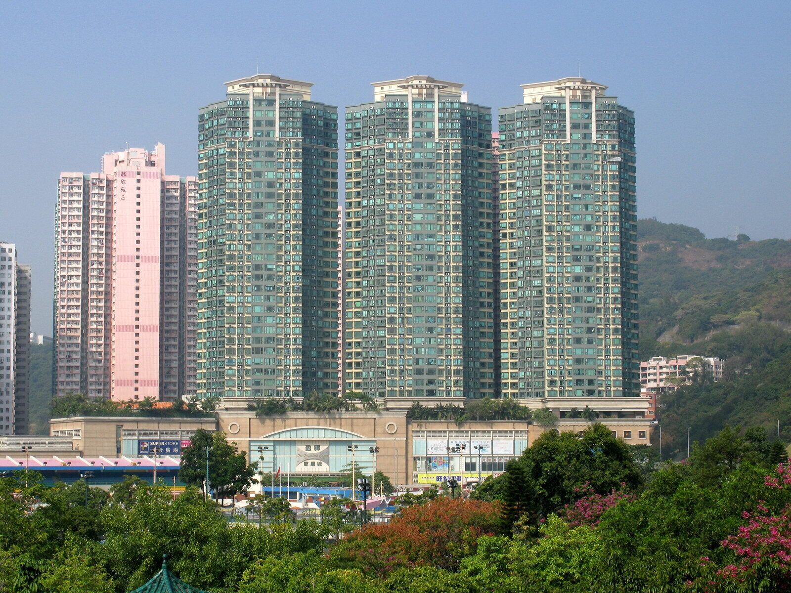 盈暉臺 (荔園舊址) Nob Hill, former Lai Chi Kok Amusement Park