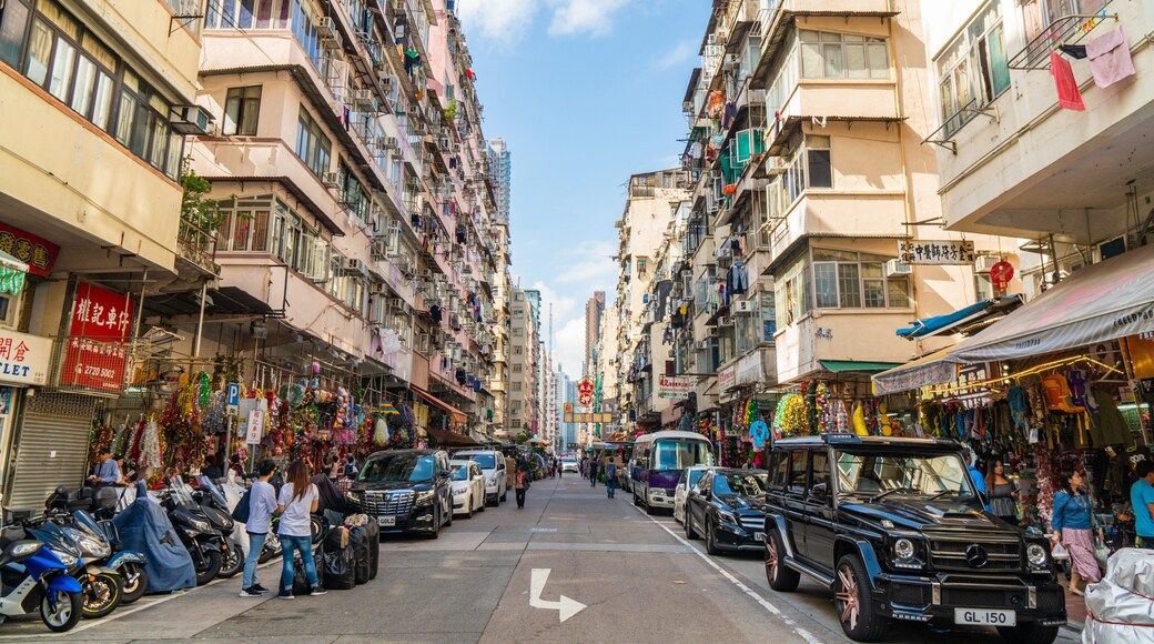 Sham Shui Po which includes street scenes and a city