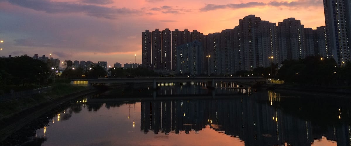 新屯門中心鄰近景色 - 屯門河畔