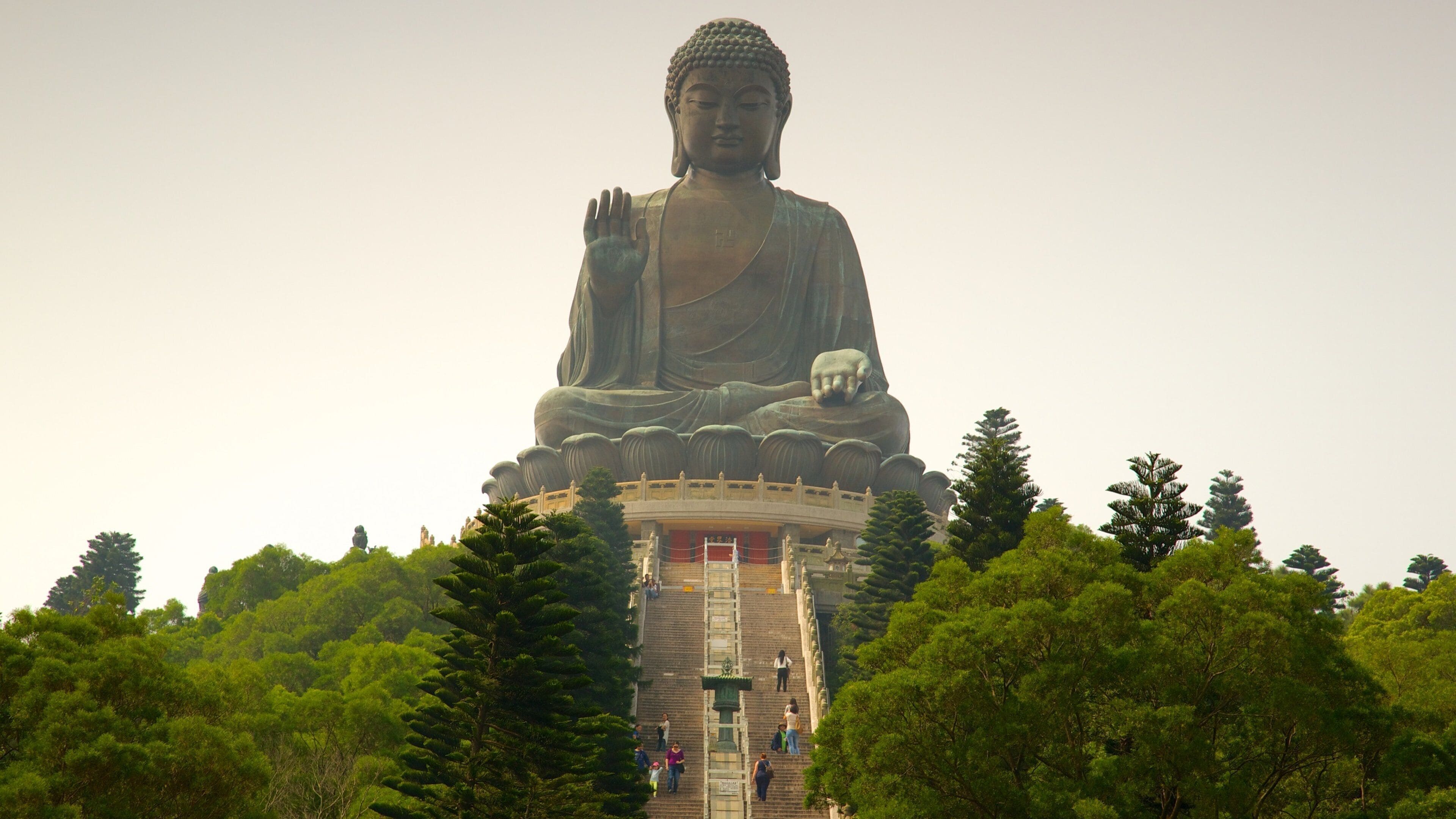 Buddha gigante caratteristiche di statua o scultura, elementi religiosi e monumento