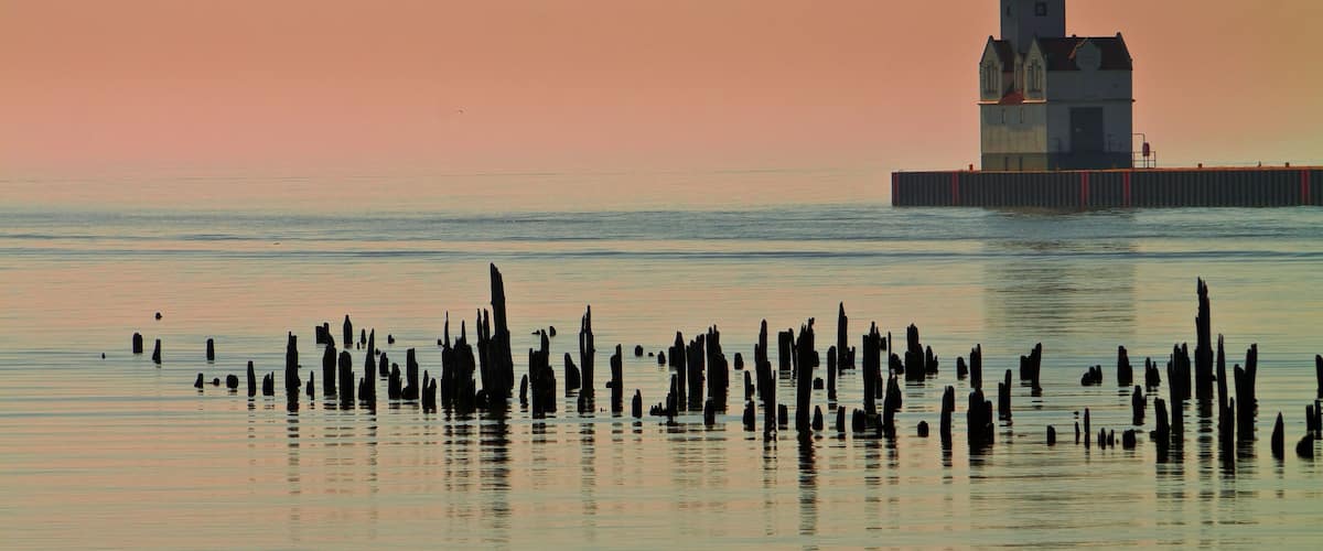 Kewaunee Pierhead Lighthouse on Lake Michigan, Kewaunee,Wisconsin ,USA