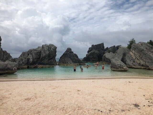 If you steer to the right when you arrive at Horsehoe Bay you will find the gem around the corner from the crowds. Great pictures from the rocks into the turquoise waters below.
#LifeAtExpedia