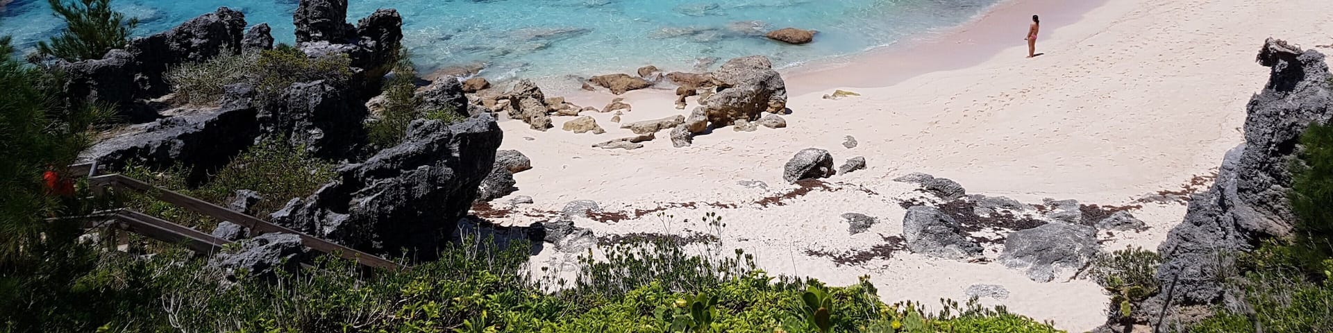 When I saw this beach, I wished I'd get lost in the Bermuda Triangle.
#LifeAtExpedia #bermuda