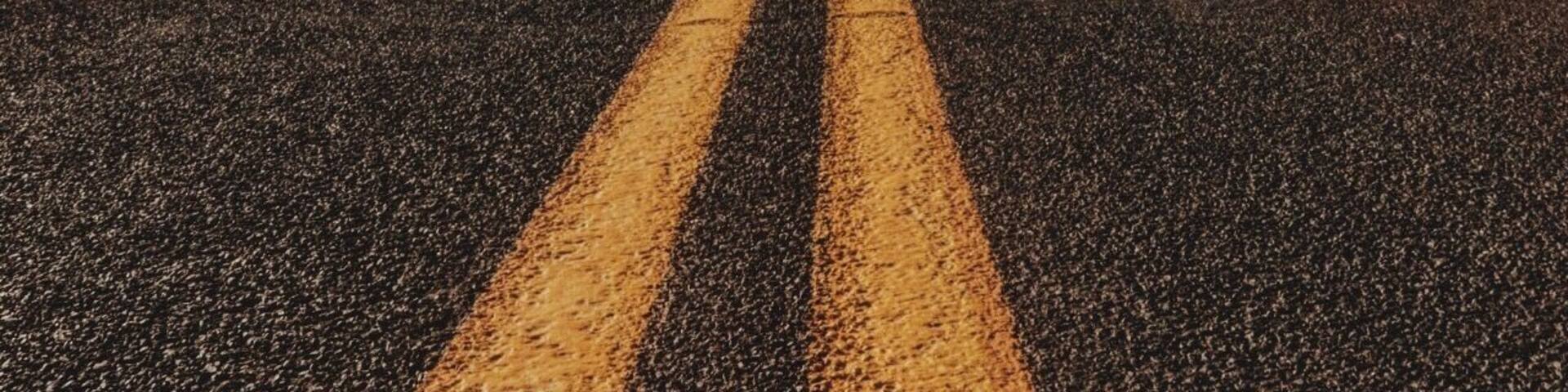 Out on the road leaving the Navajo Nation and heading towards Flagstaff, AZ. Look at those peaks 😍