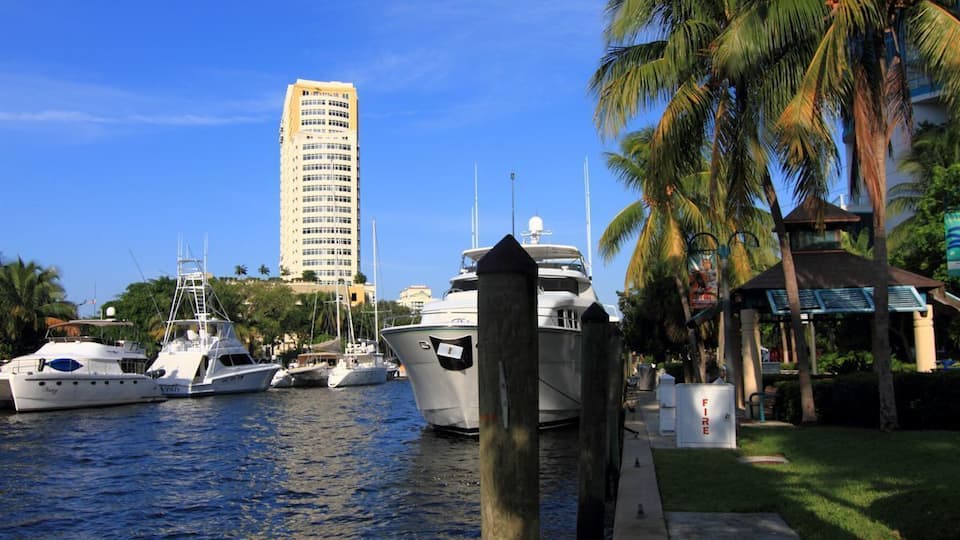 The building in the center is the New River Yacht Club Residences. It sits on the south side of the New River in Fort Lauderdale.
#FortLauderdale #Florida #SouthFlorida