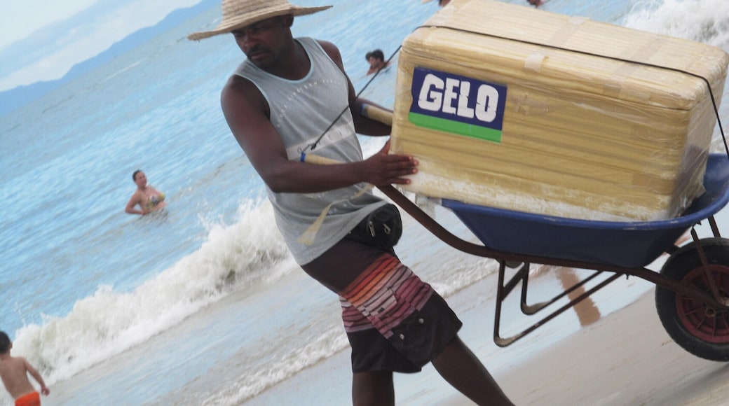 #beach Local vendors abound in this beautiful beach, and they are funny and always smiling :)