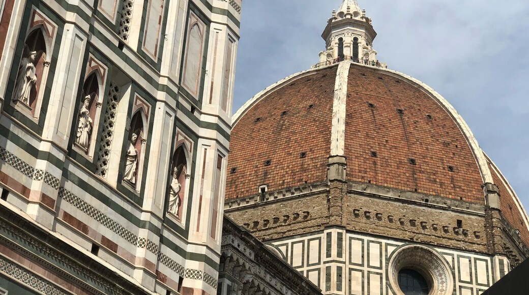 Nice location but a big line to get in