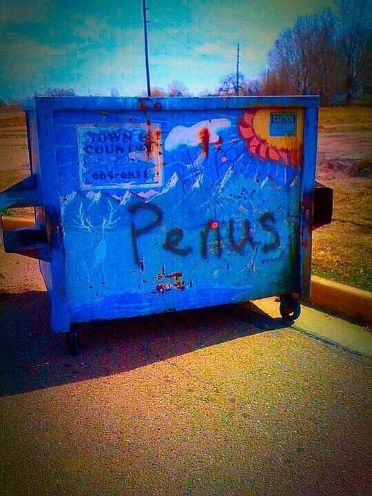 I appreciate the urban arts and all, but if you can't spell it, don't write it! 