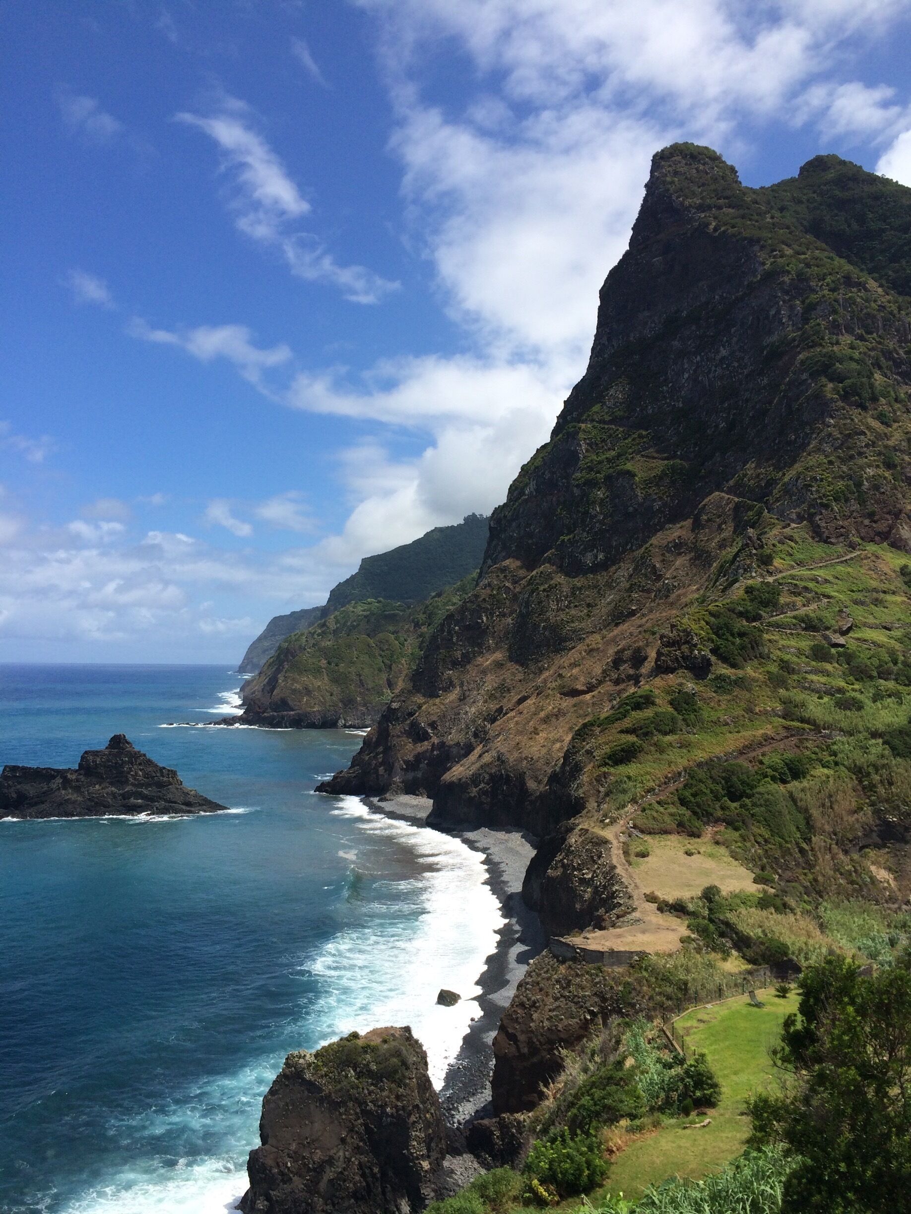 Road from sao vicente to santana