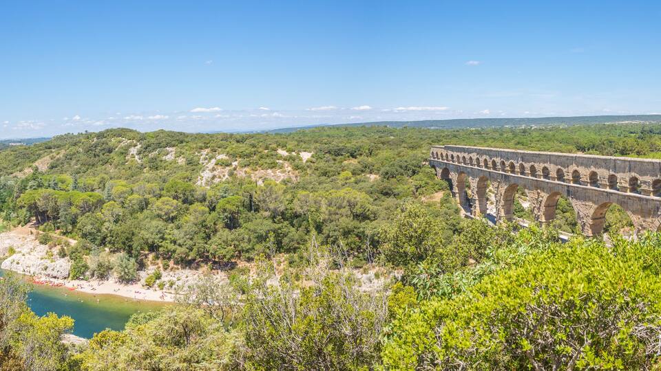Panorama du Pont du Gard et des gorges du Gardon