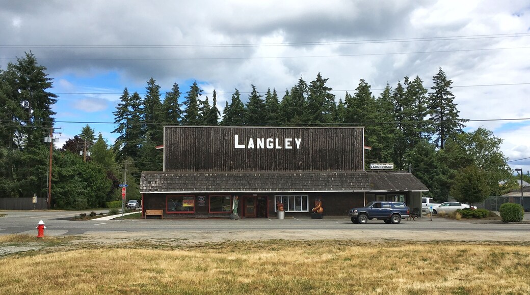 Langley is a charming little waterfront town with cute cafes and quirky galleries. It makes a nice home base for exploring the island.