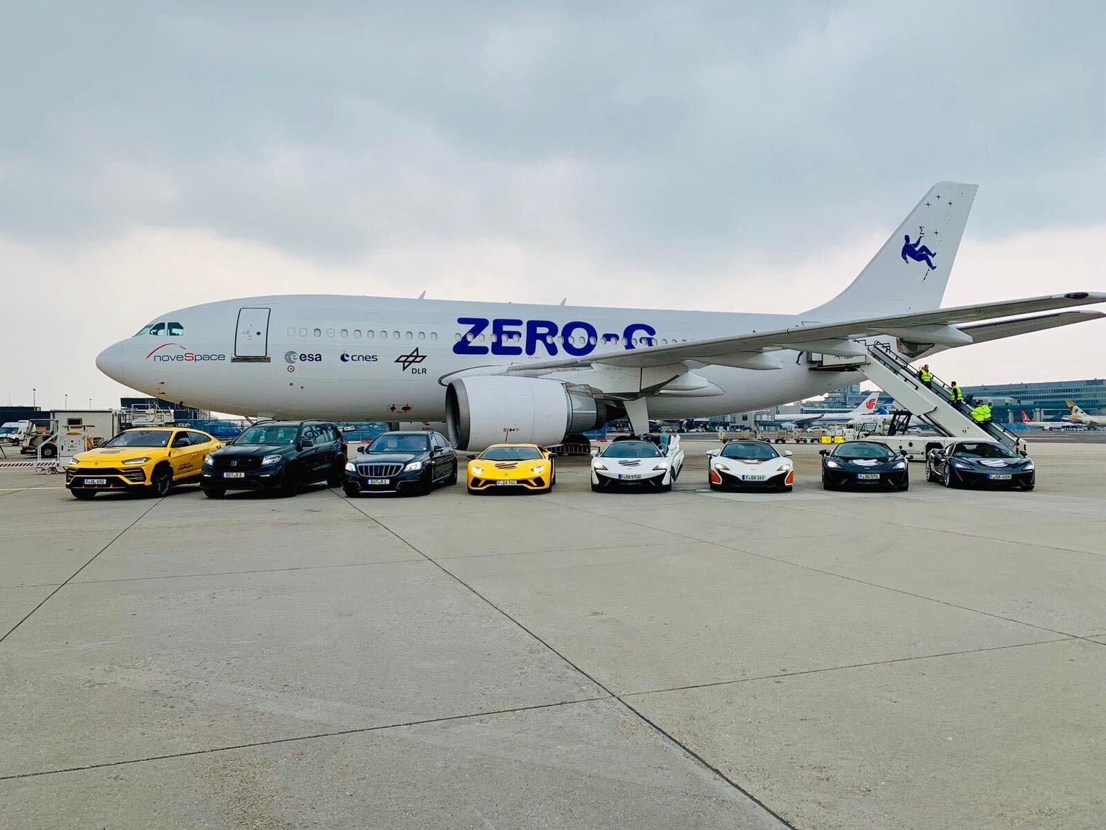 Zero-G parabolic flight with esa 
Zero gravity