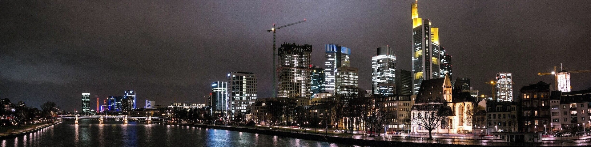Frankfurt on the night looks amazing. There are several bridges on the river and you can take great pictures from each of them.
#germany #bvsquad #UrbanJungle #frankfurtammain #night #cityscape