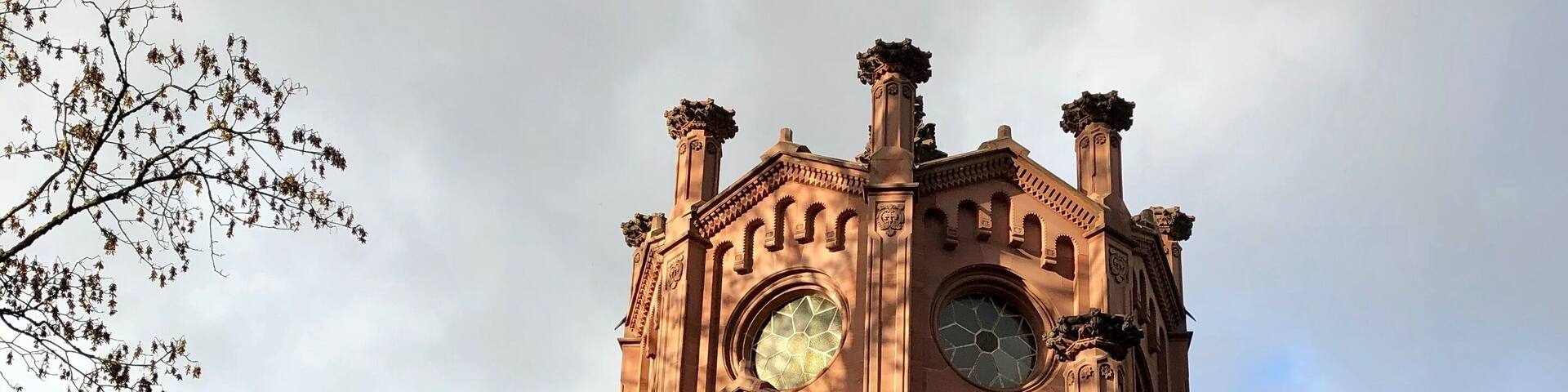 The main cemetery in Frankfort is a beautiful place to take a stroll. Such beautiful grave stones and beautiful monuments like this.
