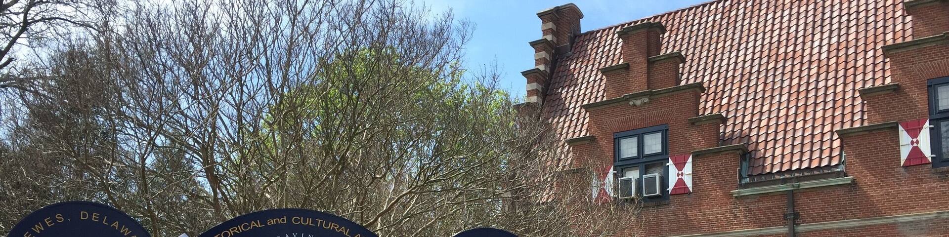 Cute place to read a book and relax, enjoy the tulips and don't forget to visit the museum.