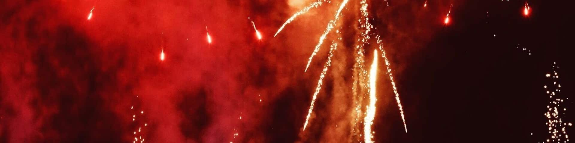 Every year on Deepawali (one of the biggest Indian festival) this temple in Atlanta,GA hosts an extravagant display of fireworks, accompanied by an equally striking light and sound show. The entry is free for all and they even take care of the parking. #fireworks, #Indianfestival, #deepawali, #diwali, #atlanta, #georgia