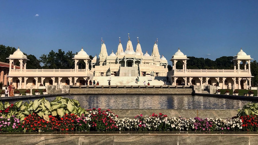 Hindu Mandir in Lilburn, GA.
Didnât expect to see something like that near Atlanta, GA. Very peaceful place