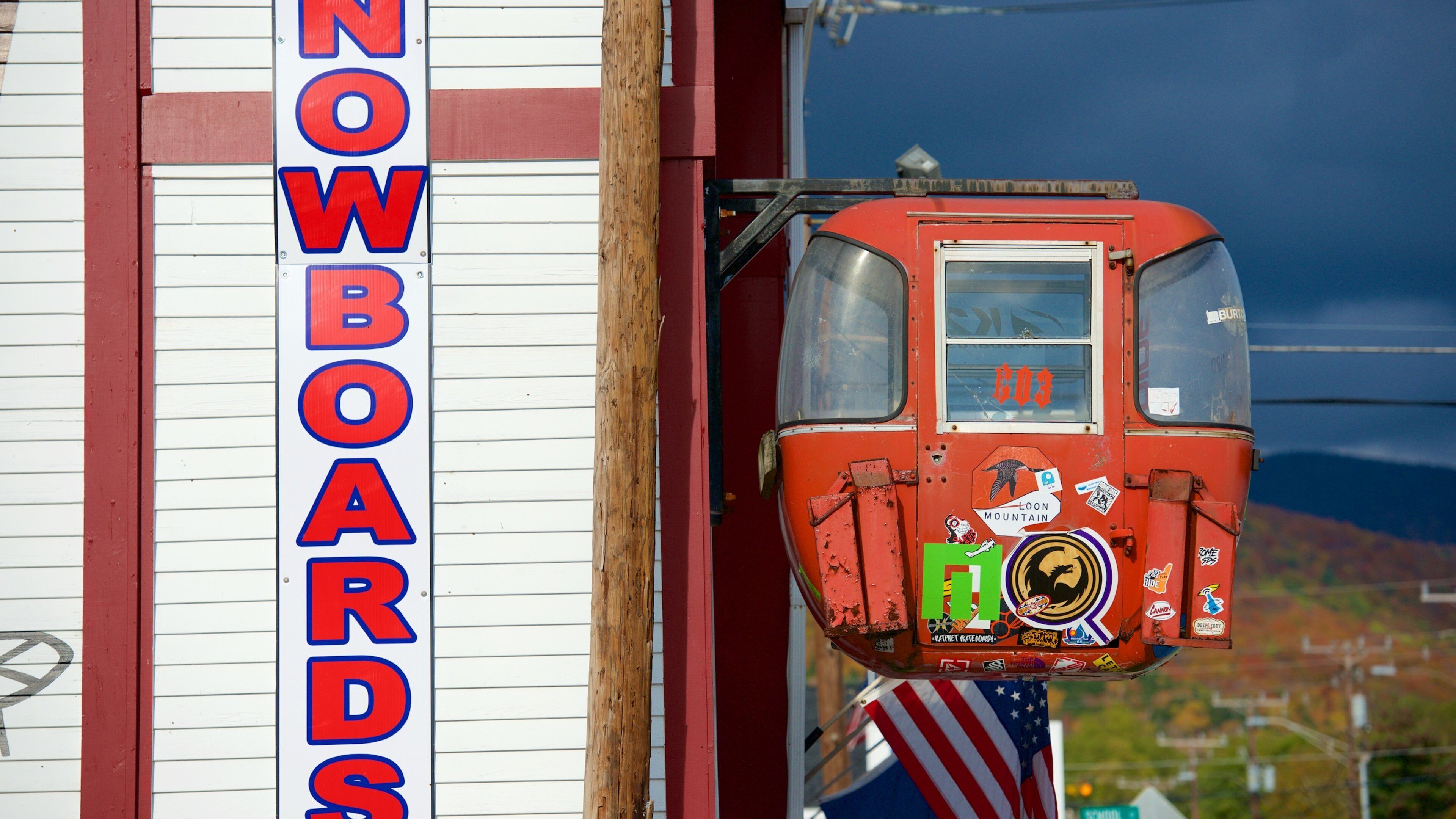 Lincoln featuring signage