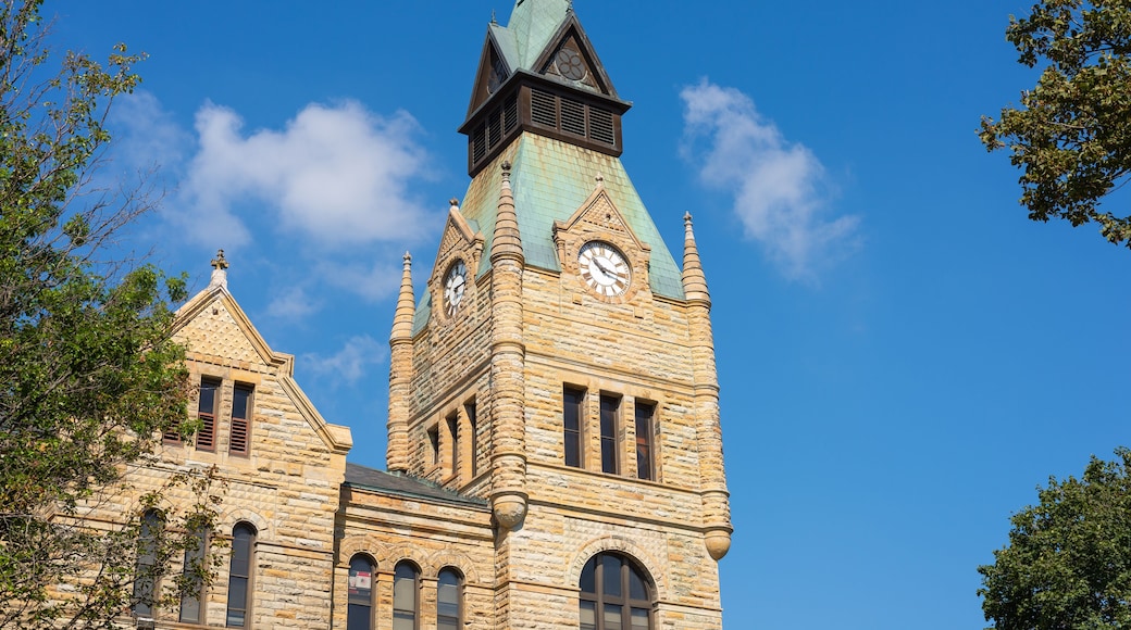 Knox County Courthouse.