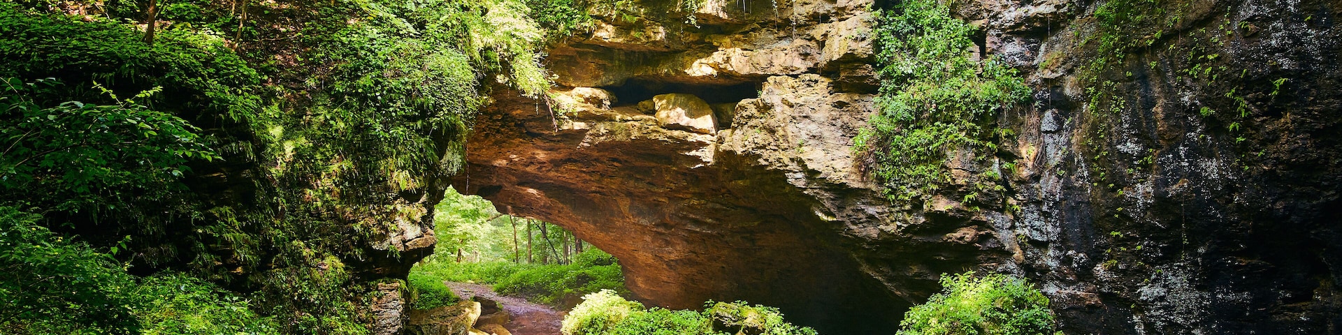 Maquoketa Park Rocky Tunnels