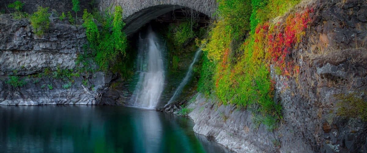 Huntington park in Spokane. Located within a few steps of the Riverfront mall. It is a great "urban park" with several places over looking the Spokane waterfalls.