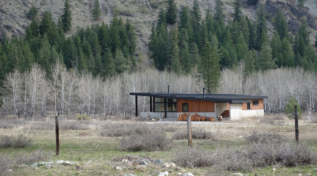 The Methow Valley is a good place to admire modern cabin architecture. Concrete and rusted steel are the materials of choice.