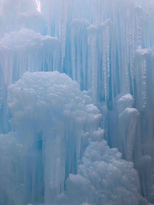 Ice Castles in Midway!!
#utahexperience #utahcaptures #utahphotographer #utah #utahgram #utahisrad #utahstate #weUtah #weRutah #wowutah #igutah #iloveutah #instautah #explore #xputah #visitutah #visitsaltlake #ItsAmazingOutThere #weatherchannel #pictureoftheday #picturelinepictureoftheday #kutv2news #parkcityutah #parkcity #midwayicecastles #icecastles #midwayutahphotographer #midwayutah