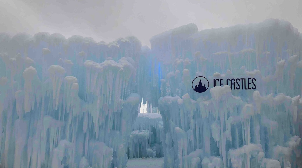 Ice Castles in Midway!!
#utahexperience #utahcaptures #utahphotographer #utah #utahgram #utahisrad #utahstate #weUtah #weRutah #wowutah #igutah #iloveutah #instautah #explore #xputah #visitutah #visitsaltlake #ItsAmazingOutThere #weatherchannel #pictureoftheday #picturelinepictureoftheday #kutv2news #parkcityutah #parkcity #midwayicecastles #icecastles #midwayutahphotographer #midwayutah