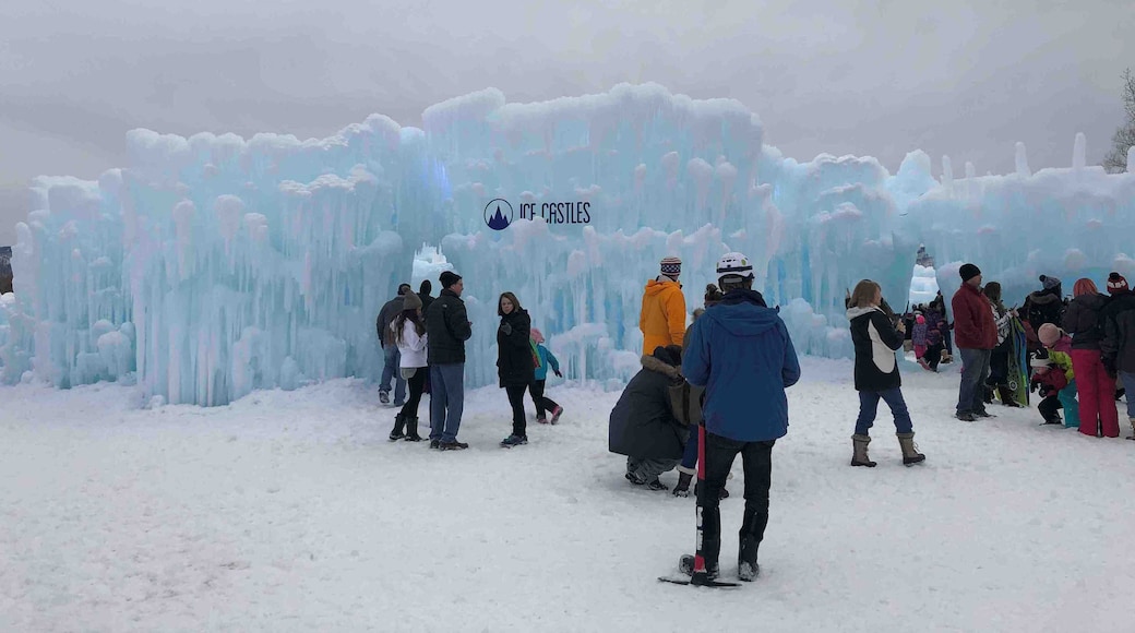 Ice Castles in Midway!!
#utahexperience #utahcaptures #utahphotographer #utah #utahgram #utahisrad #utahstate #weUtah #weRutah #wowutah #igutah #iloveutah #instautah #explore #xputah #visitutah #visitsaltlake #ItsAmazingOutThere #weatherchannel #pictureoftheday #picturelinepictureoftheday #kutv2news #parkcityutah #parkcity #midwayicecastles #icecastles #midwayutahphotographer #midwayutah