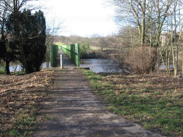 Clyde Walkway crosses the Clyde at Green Bridge
