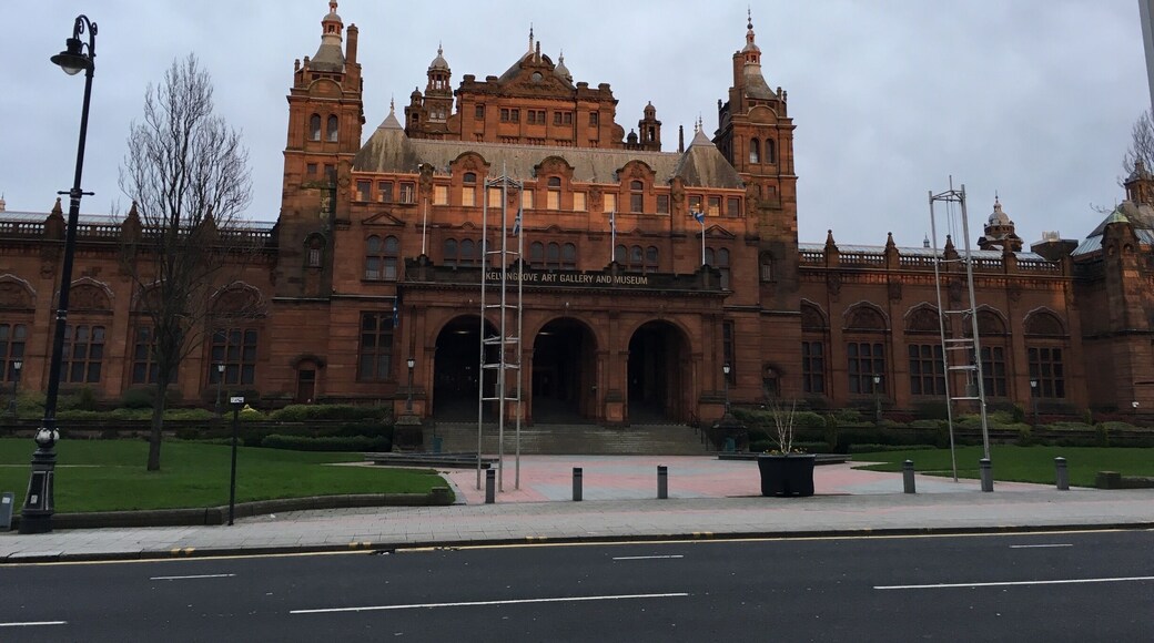The Kelvingrove catching the last of the winter sun on New Year's Day