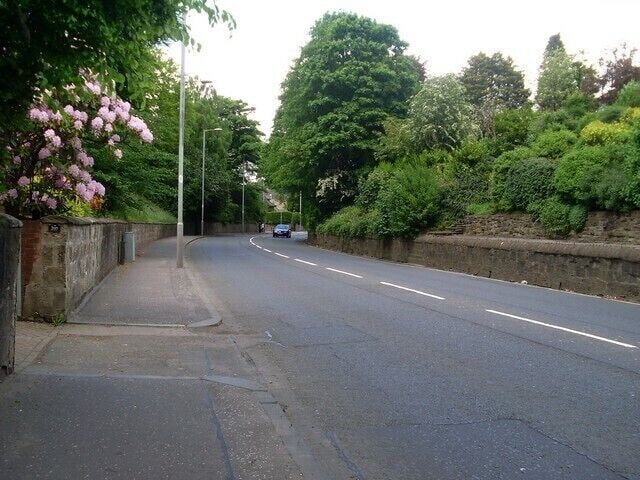 Kirkintilloch Road Approaching the bend at Balmuildy Road.