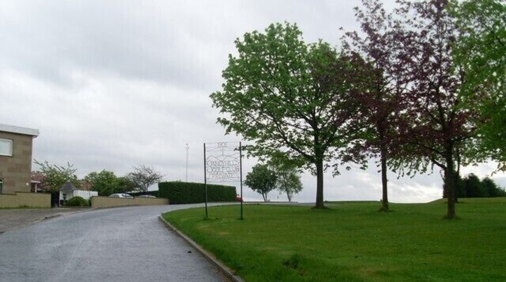 Private road to Sandyhills Golf Club