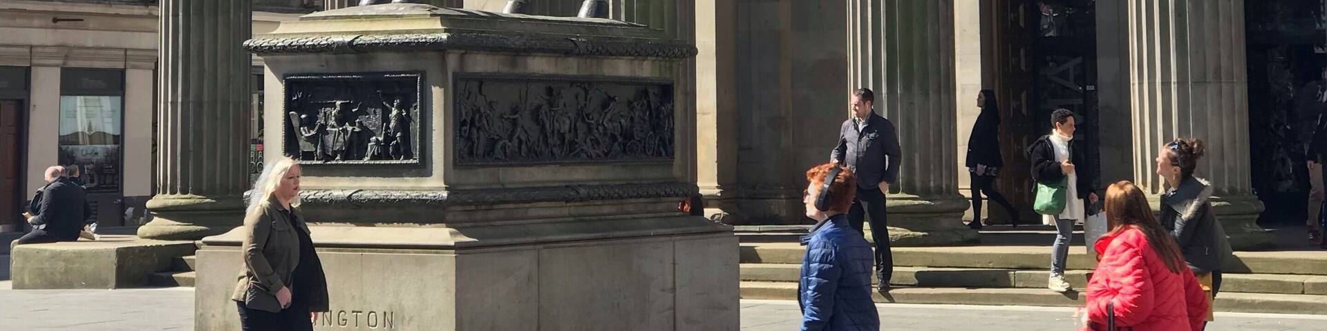 The Duke Of Wellington ALWAYS has a come on his head. First time I’ve seen a cone on his horse 🐴 😂
#LifeAtExpedia #TroverRT