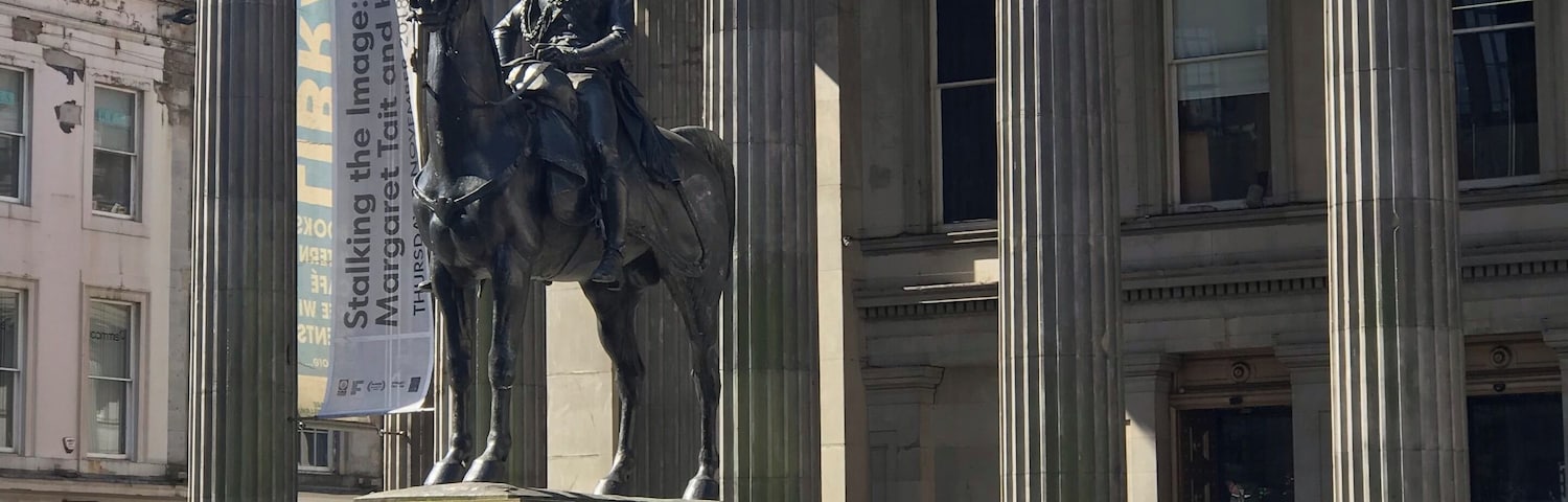 The Duke Of Wellington ALWAYS has a come on his head. First time I’ve seen a cone on his horse 🐴 😂
#LifeAtExpedia #TroverRT