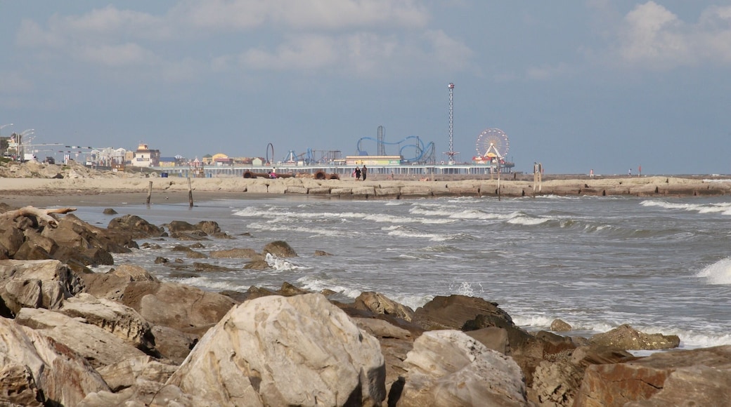 In front of Olympia Grill, view of the Pleasure Pier.