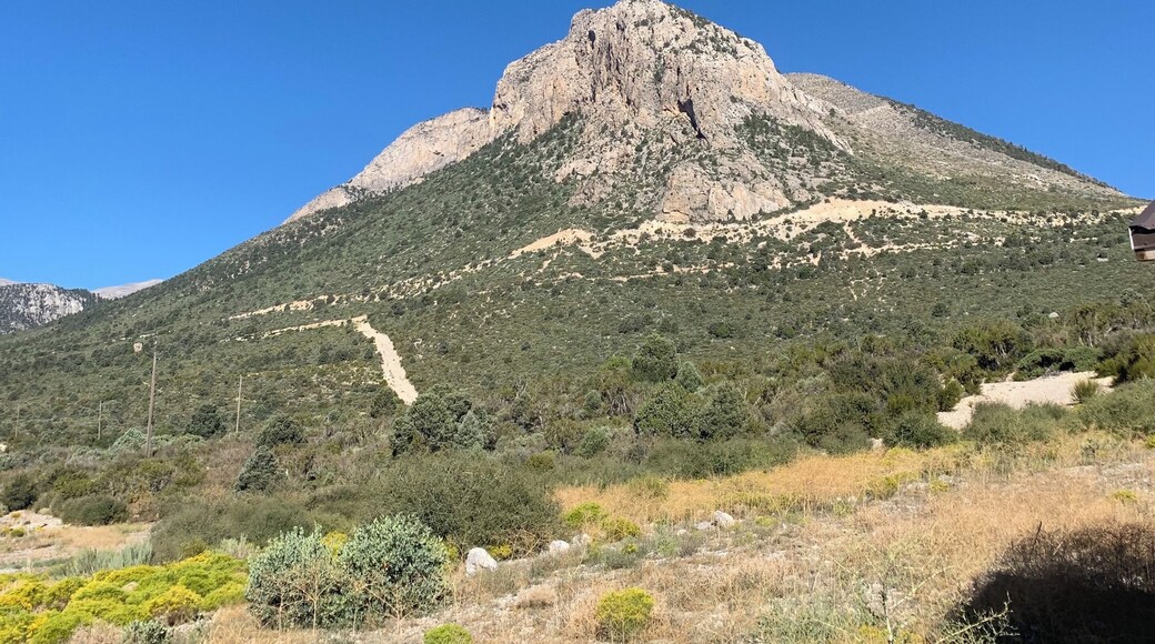 Beauty and great hiking trails.