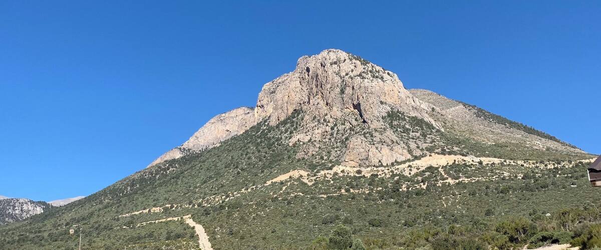 Beauty and great hiking trails.