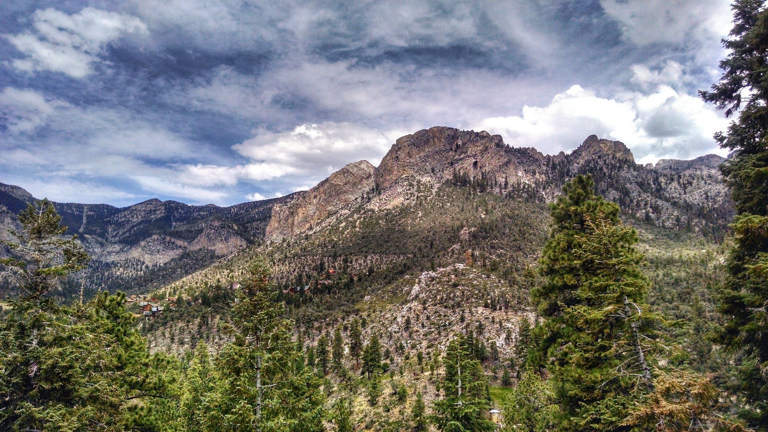 About a 45 minute drive from downtown Las Vegas you can find yourself in the Mountains - and about 20 degrees cooler. This is the view when sitting outside having lunch at the Mt Charleston lodge. There are several hiking trails in the area too, a nice change of scenery when on an extended trip to Las Vegas. 