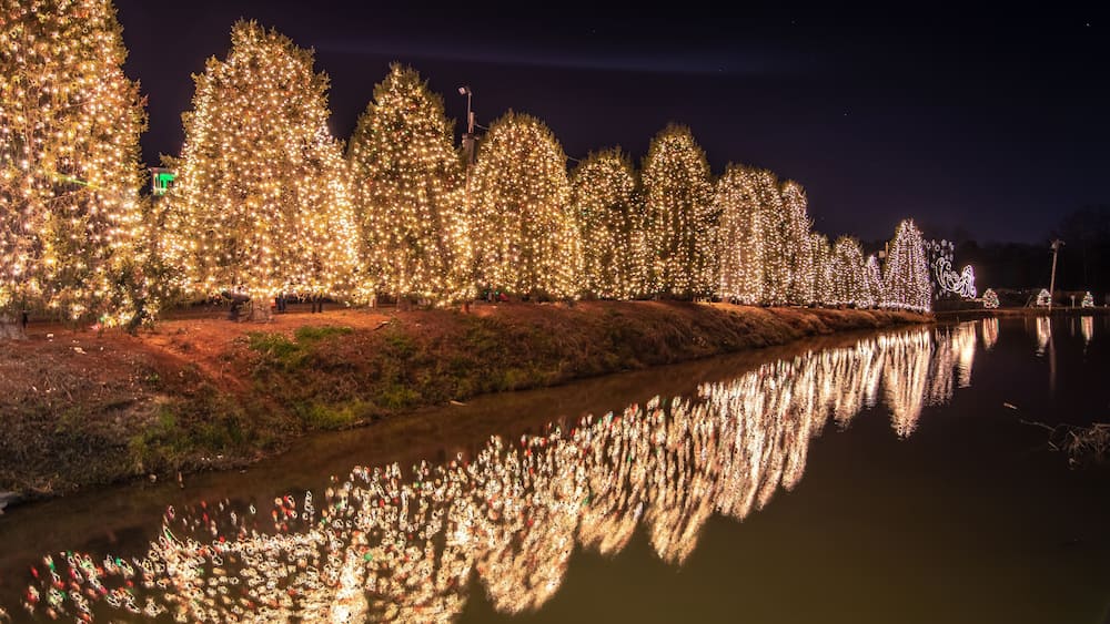 Outdoor christmas decorations at christmas town usa
